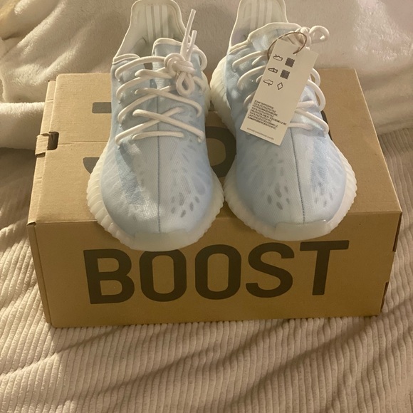 Yezzy Boost 6.5 light blue/white - Picture 6 of 7